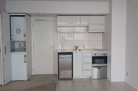 Photo of property in Halsey Apartments At Lighter Quay, 210/77 Halsey Street, Auckland Central, Auckland, 1010