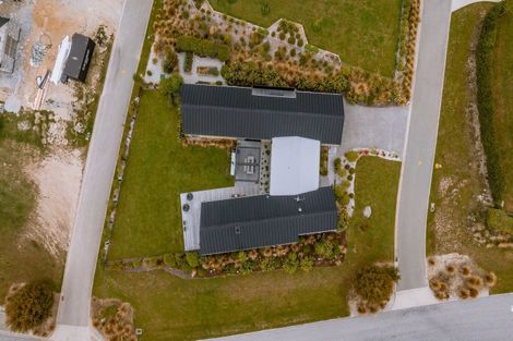 Photo of property in 10 Double Cone Road, Jacks Point, Queenstown, 9371