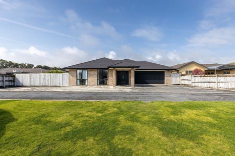 Photo of property in 25c Dolphin Parade, Bell Block, New Plymouth, 4312