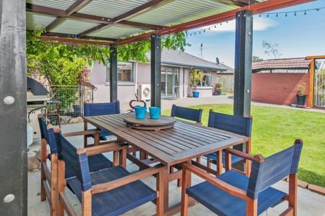 Photo of property in 22 Markham Way, Rolleston, 7614