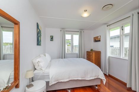 Photo of property in 12 Te Kiri Street, Himatangi Beach, Foxton, 4891