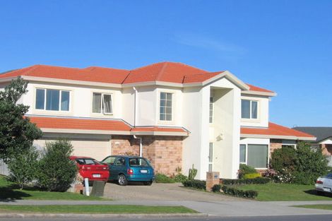 Photo of property in 88 Moyrus Crescent, East Tamaki Heights, Auckland, 2016