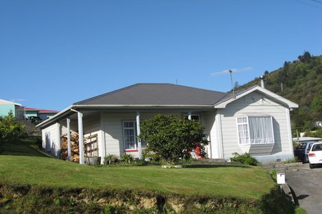 Photo of property in 8 Suffolk Street, Picton, 7220