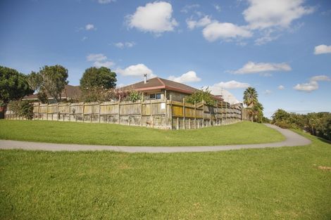 Photo of property in 2/98 Frank Nobilo Drive, Golflands, Auckland, 2013