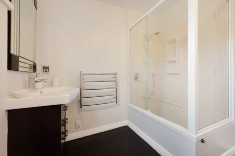 Photo of property in 55 Hungerford Road, Houghton Bay, Wellington, 6023