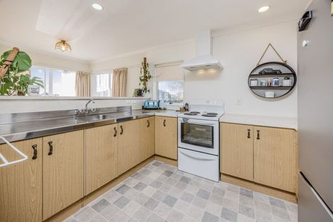 Photo of property in 2/1 West Street, Papakura, 2110