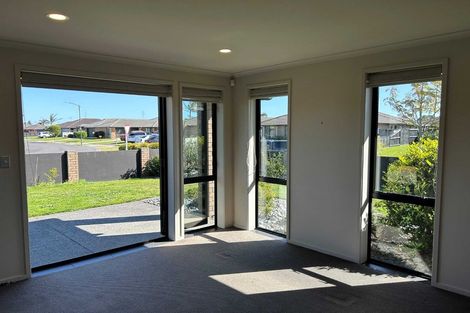 Photo of property in 63 Carrington Drive, Papamoa Beach, Papamoa, 3118