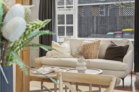 Photo of property in 5 Neave Place, Hillmorton, Christchurch, 8025