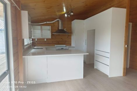 Photo of property in 37 Pitt Road, Runciman, Drury, 2578