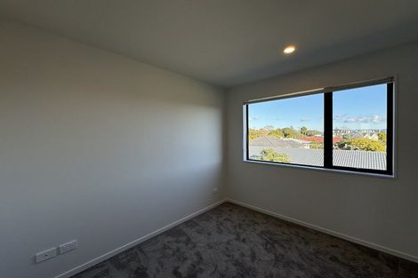 Photo of property in 11 Paetai Lane, Te Atatu Peninsula, Auckland, 0610