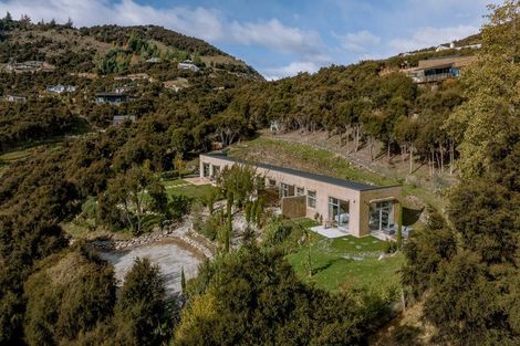 Photo of property in 18 Hidden Hills Drive, Wanaka, 9305