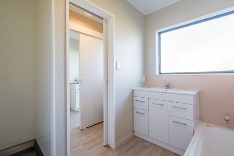 Photo of property in 66 Queens Road, Waikanae Beach, Waikanae, 5036