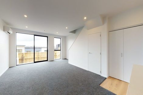 Photo of property in 12/62 Spenmoor Street, Newlands, Wellington, 6037