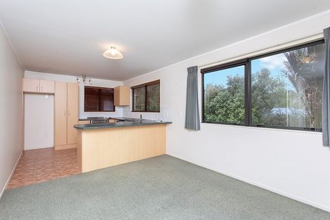 Photo of property in 5 Titchener Street, New Lynn, Auckland, 0600