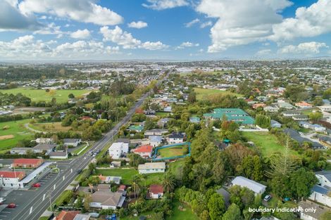 Photo of property in 208c Henderson Valley Road, Henderson, Auckland, 0612