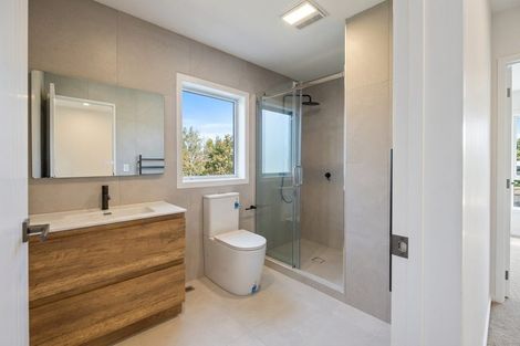Photo of property in 23b Crosby Road, West Harbour, Auckland, 0618