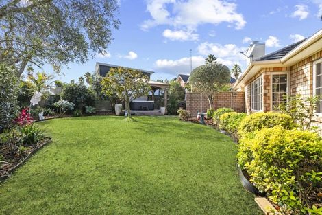 Photo of property in 12 San Jose Rise, Shamrock Park, Auckland, 2016