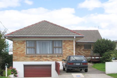 Photo of property in 18 Pitau Road, Mount Maunganui, 3116