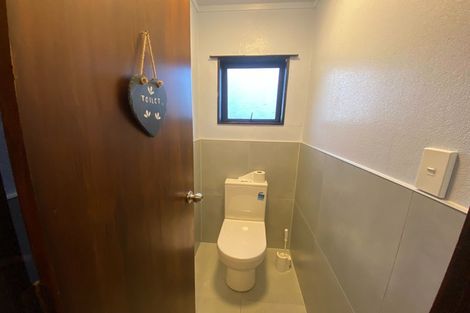 Photo of property in 18 Woodhouse Place, West Harbour, Auckland, 0618