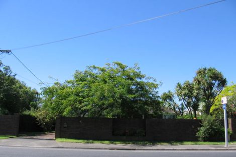 Photo of property in 2/58 Shakespeare Road, Milford, Auckland, 0620