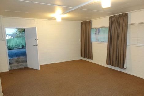 Photo of property in 28 Felgrove Street, Glendene, Auckland, 0602