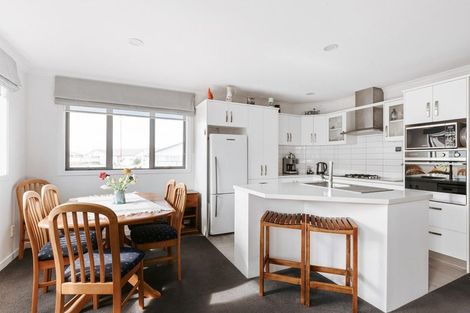 Photo of property in Waterview Estate, 3/4 Greystone Place, Omokoroa, 3114