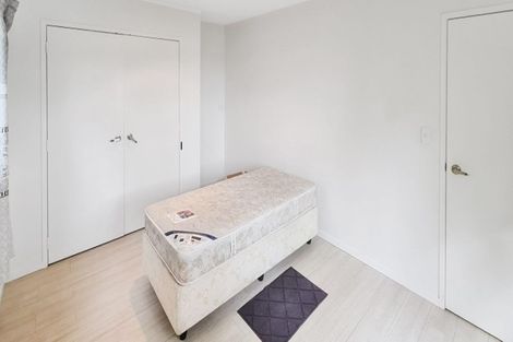 Photo of property in 9 Ngatoa Place, Glenfield, Auckland, 0629