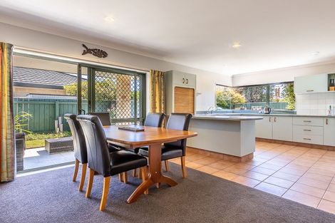Photo of property in 51 Guildford Drive, Paraparaumu, 5032