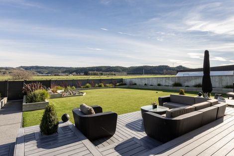 Photo of property in 33 Pohutukawa Drive, Eskdale, Napier, 4182