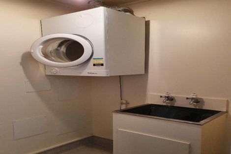 Photo of property in 4/15 Upper Lewisville Terrace, Thorndon, Wellington, 6011