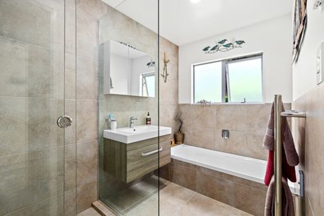 Photo of property in 62 Mccallum Drive, Sandspit, Warkworth, 0982