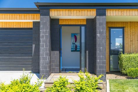 Photo of property in 28 Maunganamu Drive, Wharewaka, Taupo, 3330