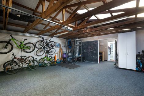 Photo of property in 22 Ridge Lane, New Plymouth, 4310