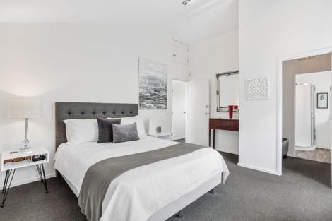 Photo of property in 141 Matipo Road, Te Atatu Peninsula, Auckland, 0610