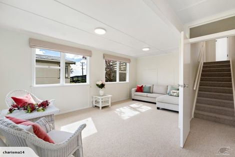 Photo of property in 33 Trig Road, Whitford, Howick, 2571