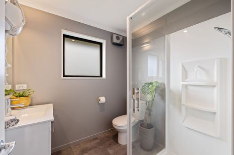 Photo of property in 5 Catchpole Place, Woodend, 7610