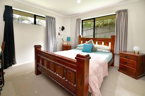 Photo of property in 27 Amberly Rise, Helensville, 0800