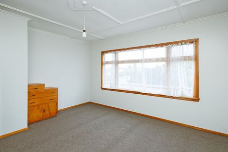 Photo of property in 5 Wood Street, Takaro, Palmerston North, 4410