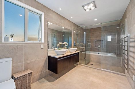 Photo of property in 52 Corricvale Way, Northcross, Auckland, 0630