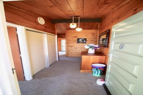 Photo of property in 3 Acacia Avenue, Maungaraki, Lower Hutt, 5010