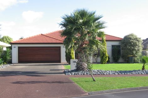 Photo of property in 6 Connemara Court, West Harbour, Auckland, 0618