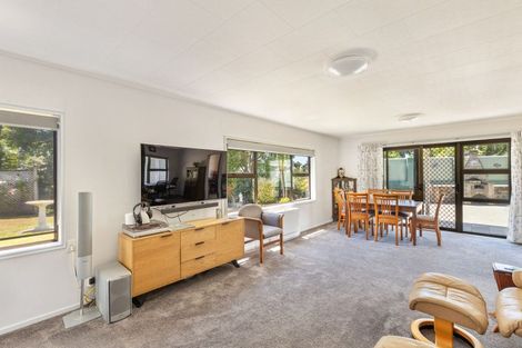 Photo of property in 529 South Road, Omata, New Plymouth, 4374