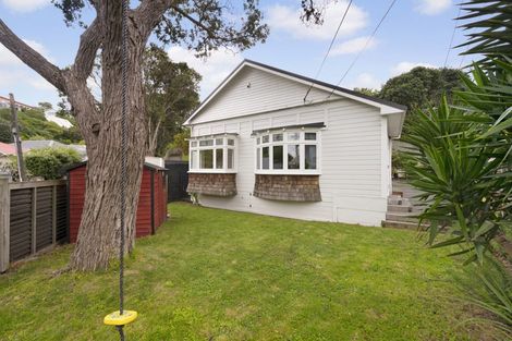 Photo of property in 3 Tyne Street, Island Bay, Wellington, 6023