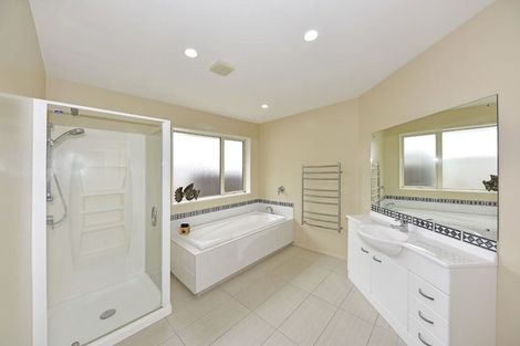 Photo of property in 17 Armour Place, Halswell, Christchurch, 8025