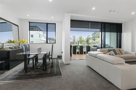 Photo of property in 107/8a Lake Pupuke Drive, Takapuna, Auckland, 0622