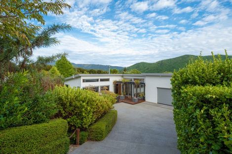 Photo of property in 24 Waimarama Street, Waikawa, Picton, 7220