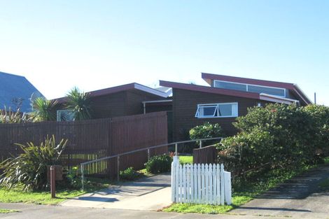 Photo of property in 20 Simcox Street, Otaki Beach, Otaki, 5512