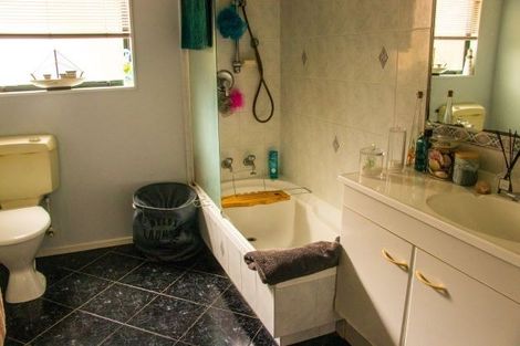 Photo of property in 2/25a Drake Street, Howick, Auckland, 2014