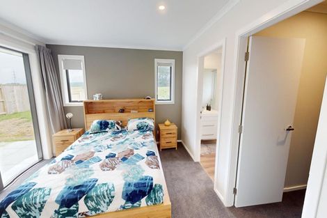 Photo of property in 40 Atlantic Drive, Fitzherbert, Palmerston North, 4410