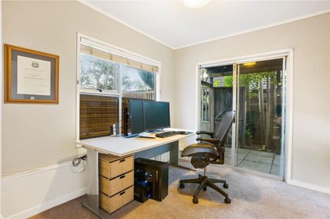 Photo of property in 21 Holt Avenue, Torbay, Auckland, 0630